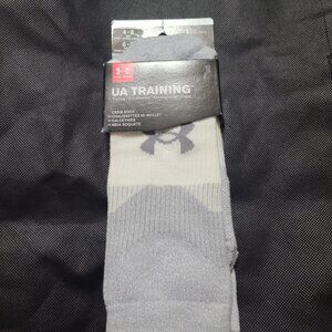 Under Armour Men's size 4-8 White/Gray UA Training socks